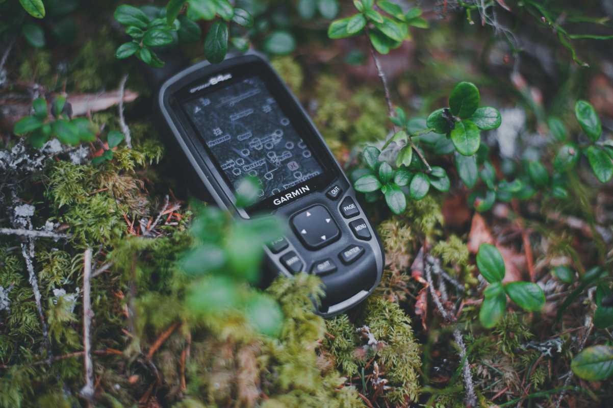 A Buyer’s Guide to Satellite Phones for Remote Expeditions