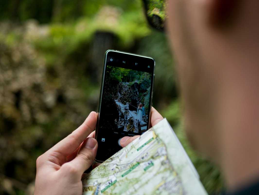 5 Must-Have Apps for Hikers and Campers